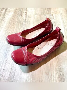 Naturalizer Women’s Red Leather Square Toe, slip on Comfort Flats